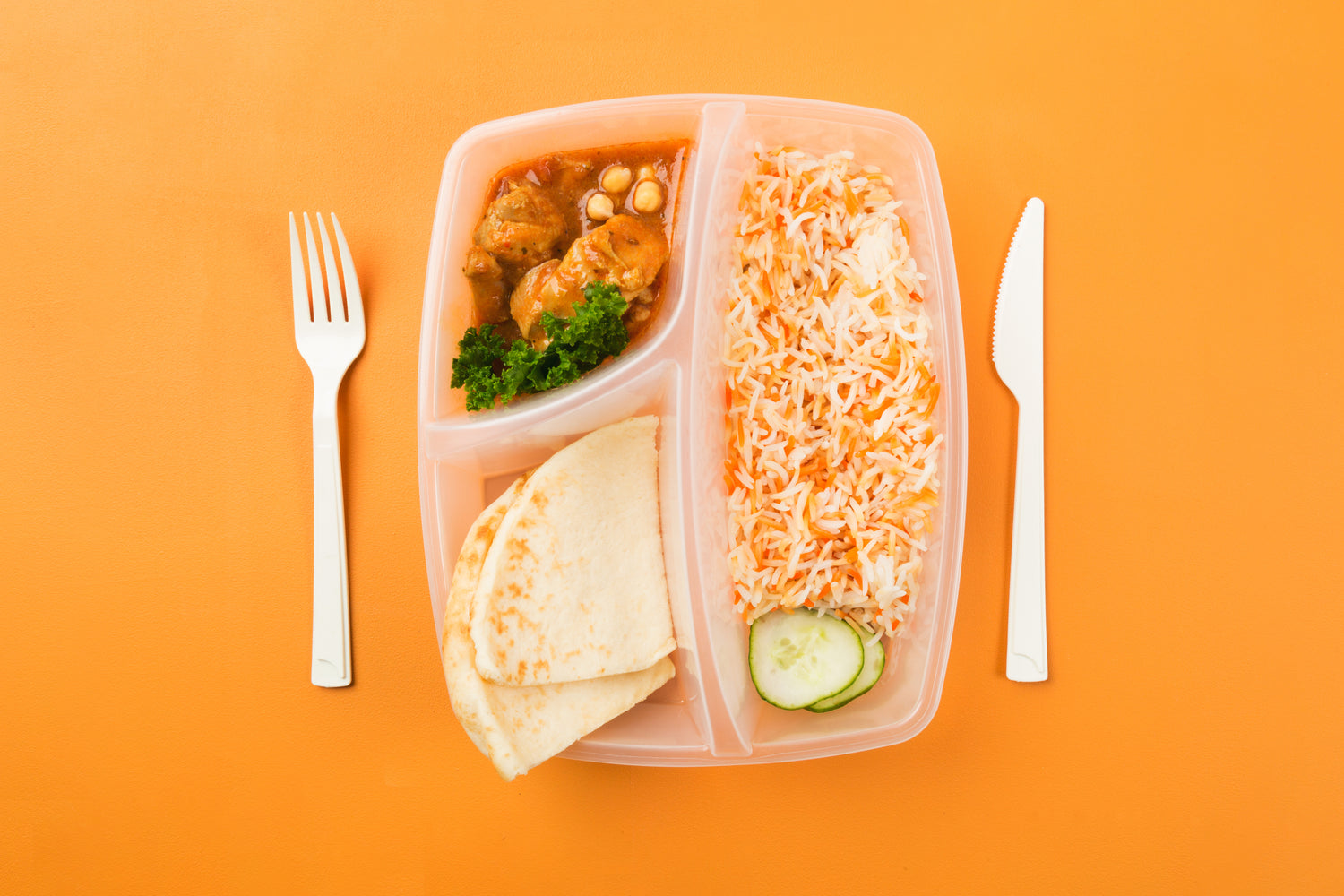 lunch box avec du riz poulet